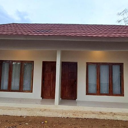 Mandalika Homestay Kuta  Zewnętrze zdjęcie