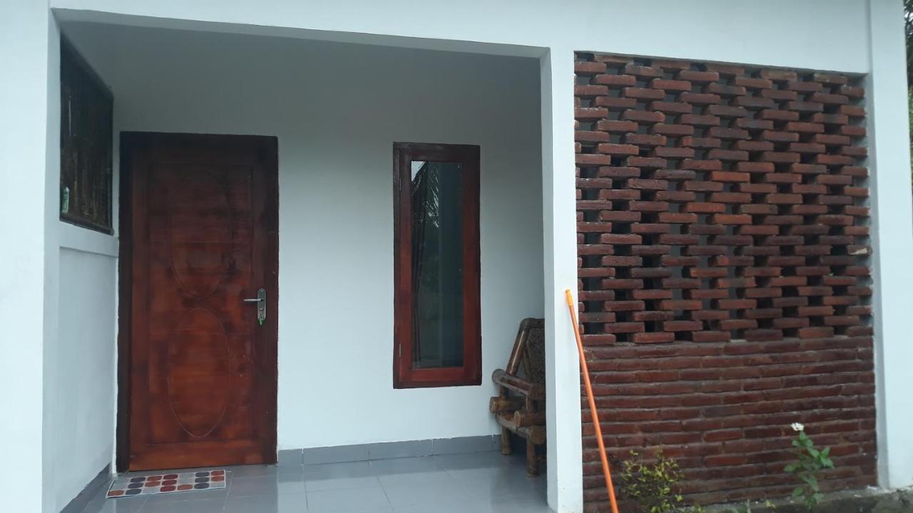 Mandalika Homestay Kuta  Pokój zdjęcie